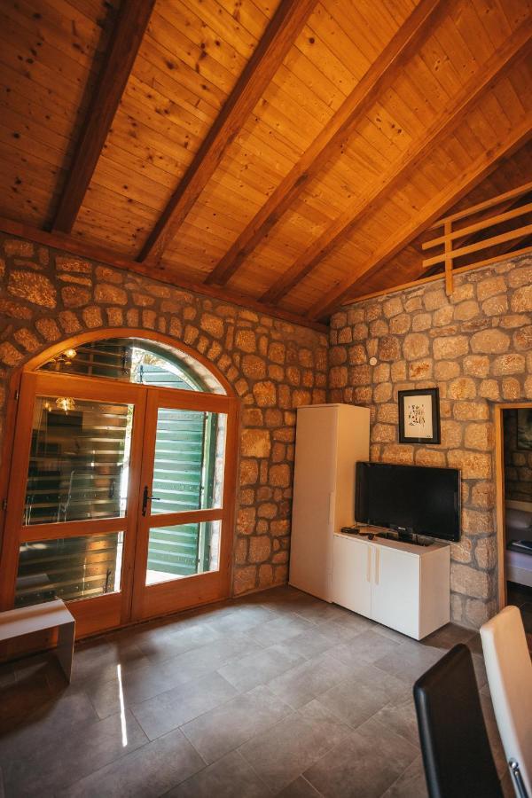 River huts Zrmanja Obrovac Buitenkant foto