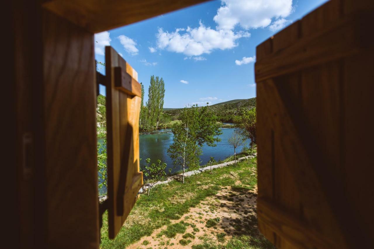 River huts Zrmanja Obrovac Buitenkant foto