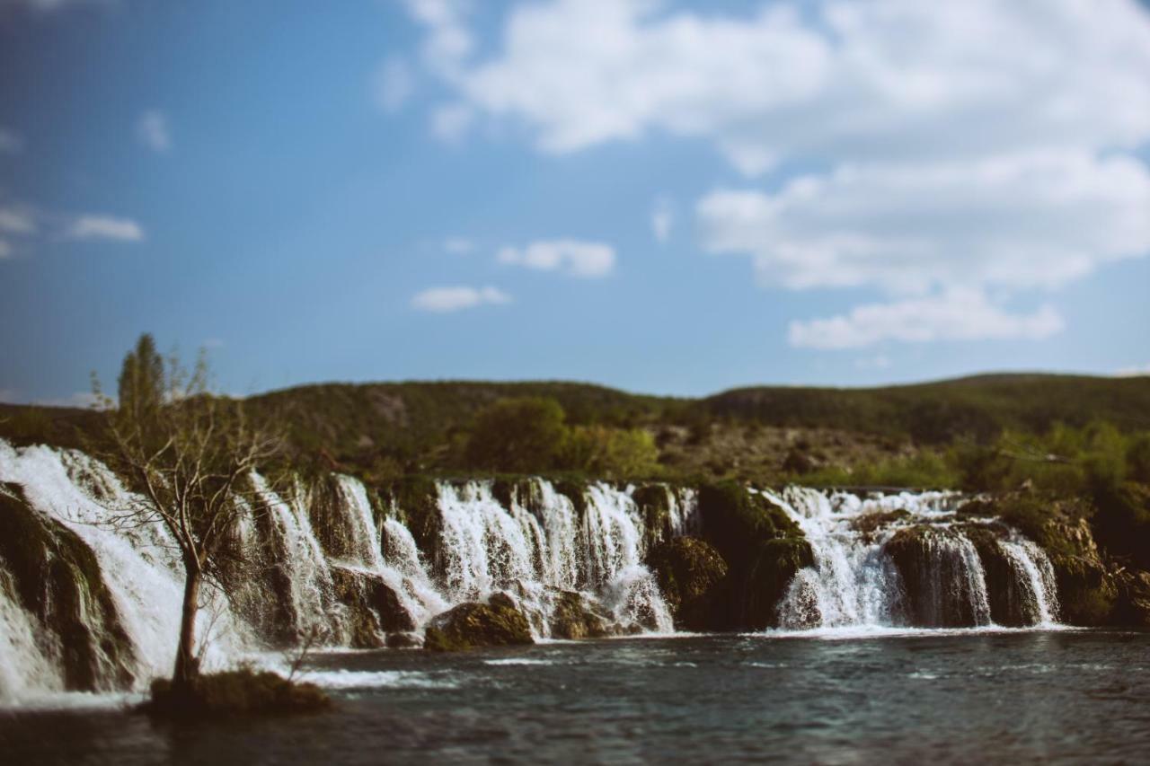 River huts Zrmanja Obrovac Buitenkant foto